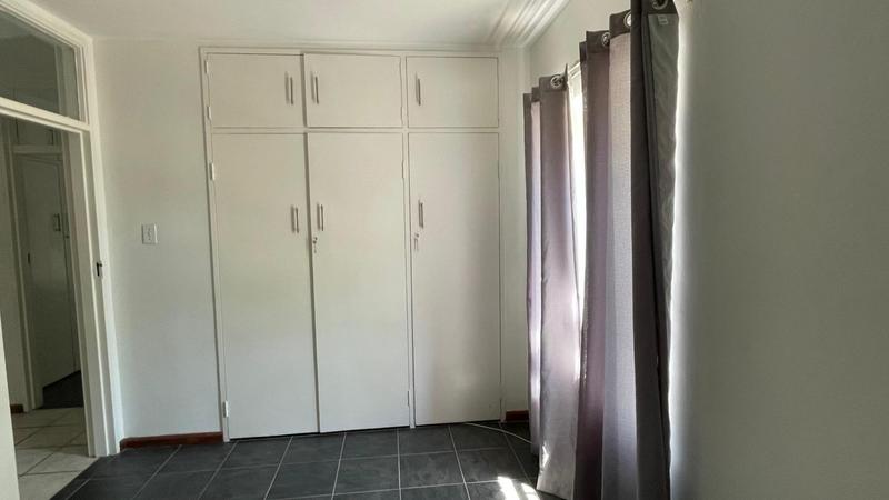 To Let 2 Bedroom Property for Rent in Oakdale Western Cape